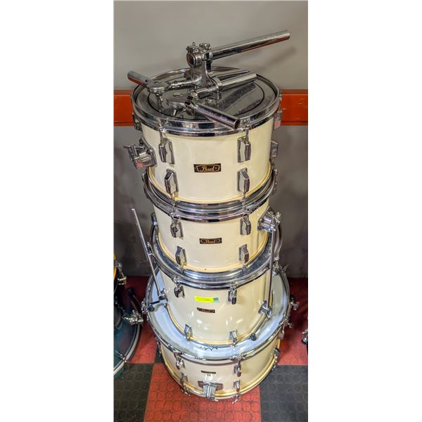 PEARL WHITE DRUM KIT