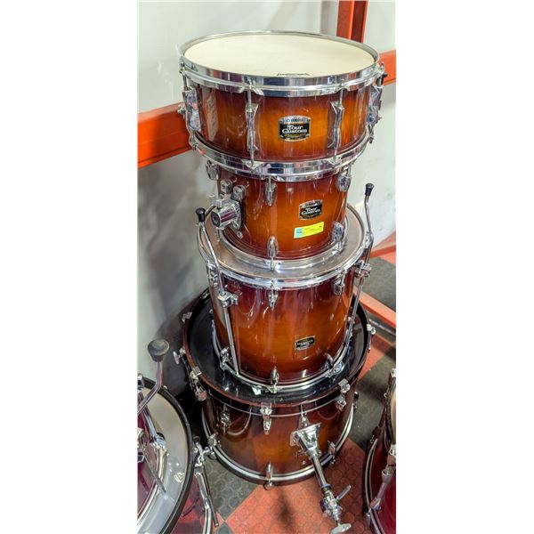 YAMAHA TOUR CUSTOM MAPLE DRUM KIT