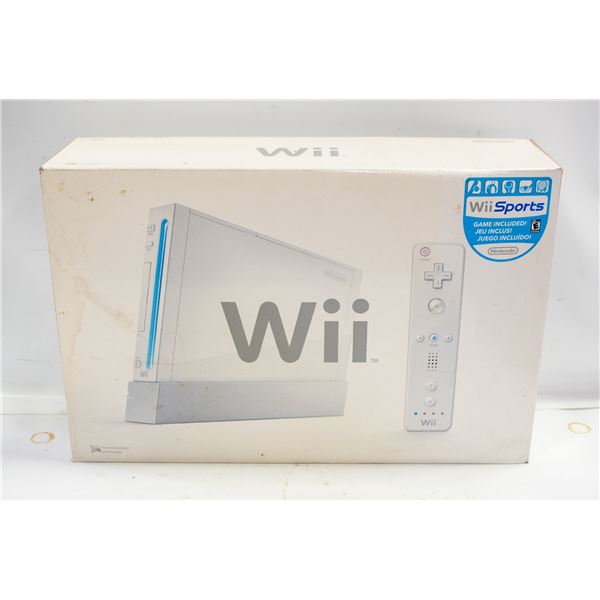 VTG NINTENDO WII W BOX ETC COMPLETE