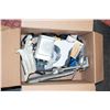 Image 1 : LOT OF GUITAR PARTS AND ACCESSORIES