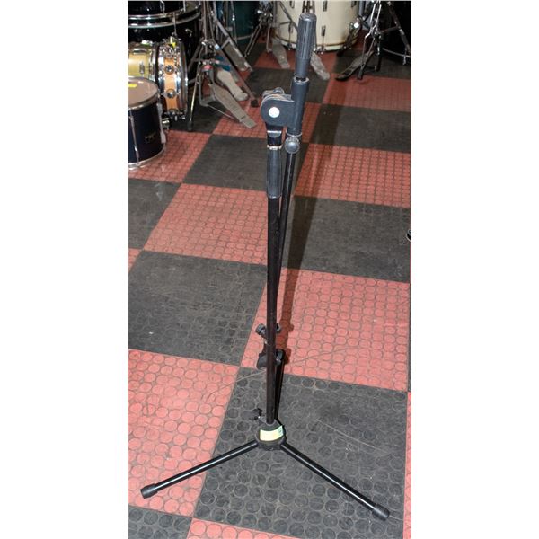 PORTABLE MICROPHONE STAND