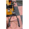 Image 1 : SINGLE NECK GUITAR STAND