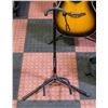 Image 1 : SINGLE NECK GUITAR STAND
