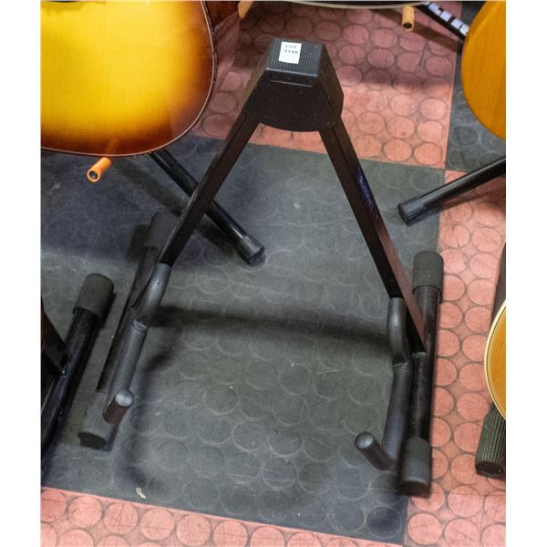 FOLDING GUITAR STAND