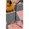 Image 1 : SINGLE NECK GUITAR STAND
