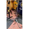 Image 1 : FOLDING GUITAR STAND