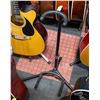 Image 1 : SINGLE NECK GUITAR STAND