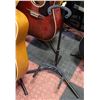 Image 1 : SINGLE NECK GUITAR STAND