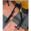 Image 1 : SINGLE NECK GUITAR STAND