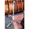 Image 1 : SINGLE NECK GUITAR STAND