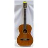 Image 1 : VINTAGE CLASSICAL GUITAR UNNAMED