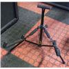Image 1 : SINGLE NECK GUITAR STAND