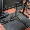 Image 1 : SINGLE NECK GUITAR STAND