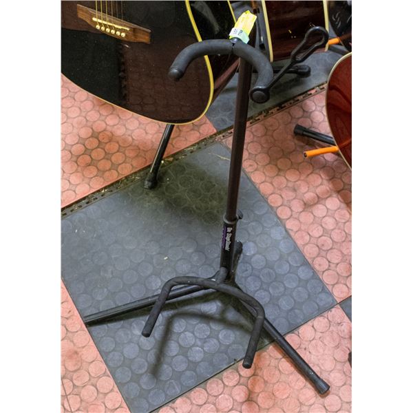 FOLDING GUITAR STAND