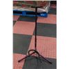 Image 1 : SINGLE NECK GUITAR STAND