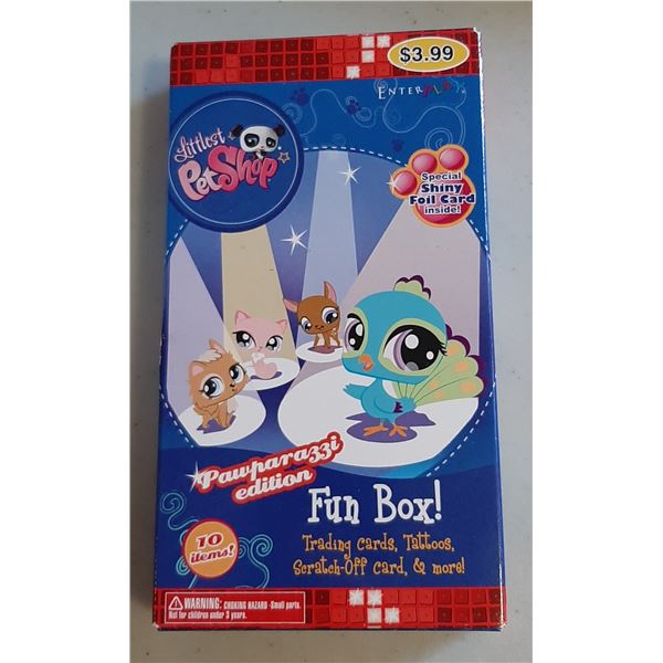 Littlest Pet Shop Pawparazzi Fun Box with 10 Items in the box. Cards and 2 Tattoo sets