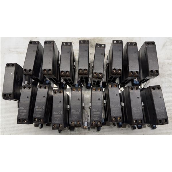 Lot of (17) Autonics #SRH1-1220-N Solid State Relays
