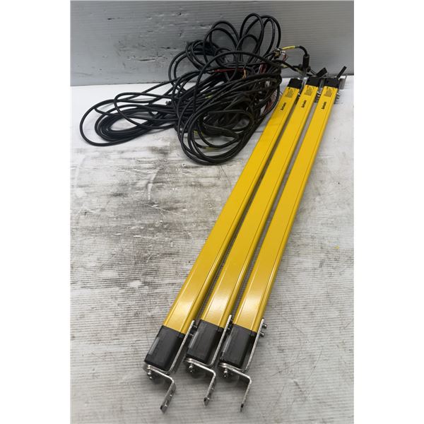 (3) Autonics #SFLA30-30 2-Emitters & 1-Reciever w/#SFL-C10T & #SFL-C10R Cables