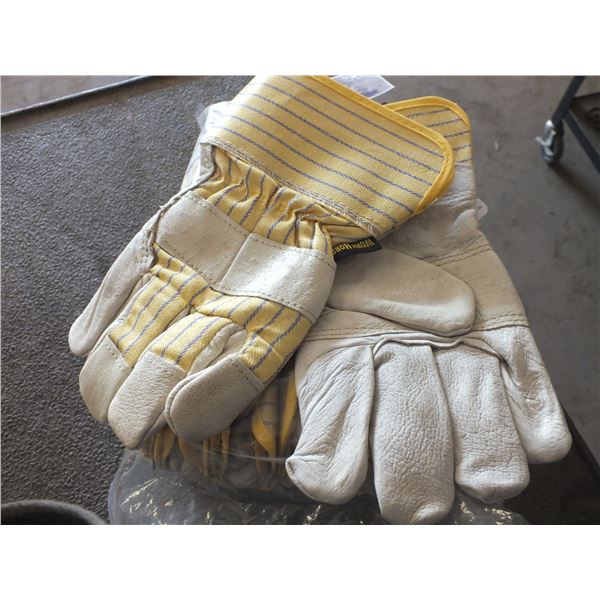 12 Pairs Of Fleeced Lined Gloves