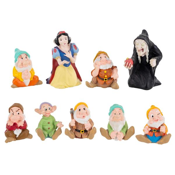 A "Snow White" Thimble Cottage Collector's Set.