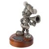 Image 4 : A Hollywood Mickey Statue.