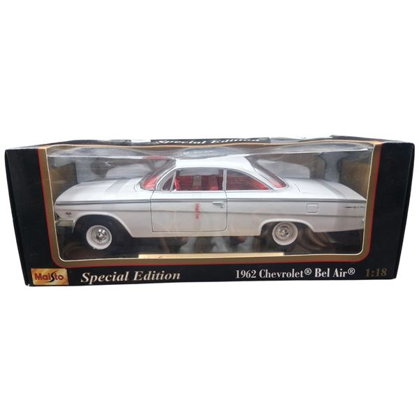 NIB 1:18 scale die cast 1962 Chevrolet Bel-Air