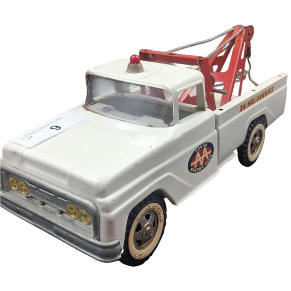 Beautiful condition 60s Tonka AA Wrecker Truck 13.5" pressed steel