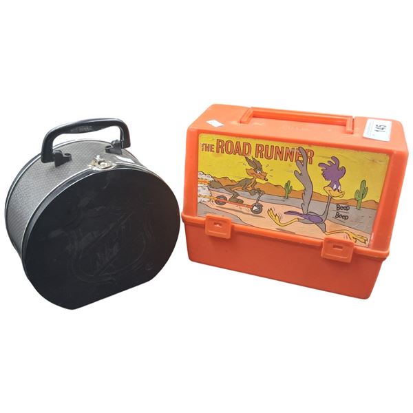 Pair of vintage lunch boxes inc Roadrunner
