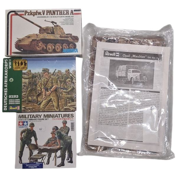 4 vintage model kits