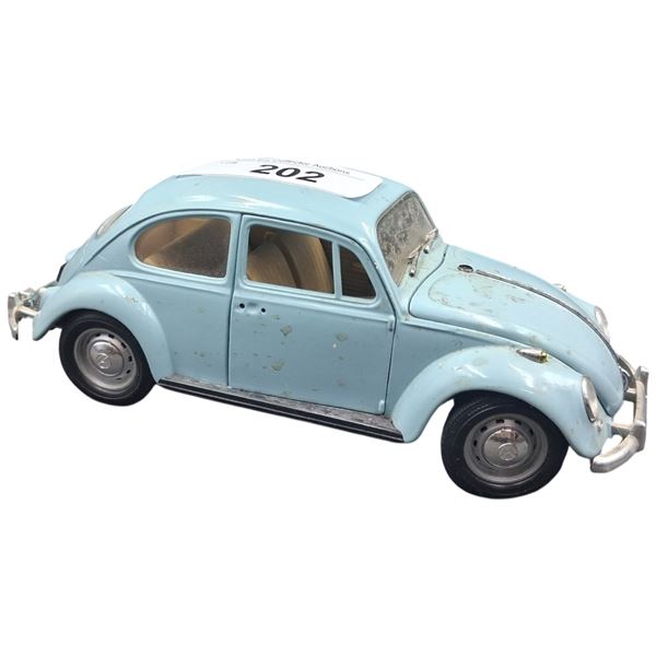 Vintage die cast 1:18 scale 67 VW Beetle