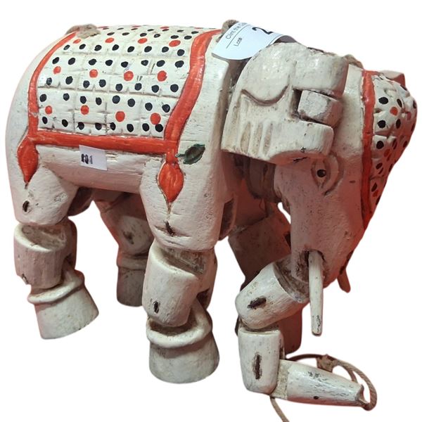 Nicely carved wooden elephant, 9"
