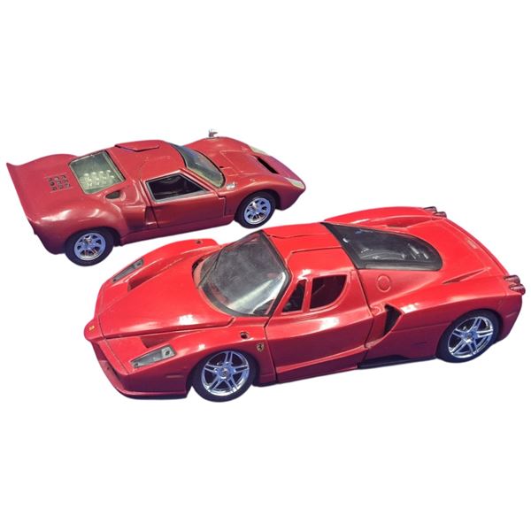 2 1:24 scale die cast cars