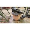 Image 3 : RIDGID WET/DRY SHOP VAC WITH HOSE - 60L