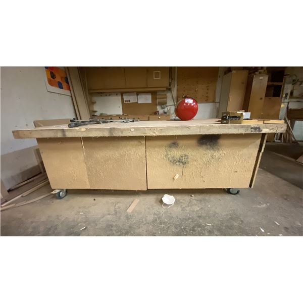 WOODEN MOBILE SHOP TABLE WITH UNDERNEATH STORAGE DRAWERS/CUPBOARDS WITH ASSORTED HARDWARE