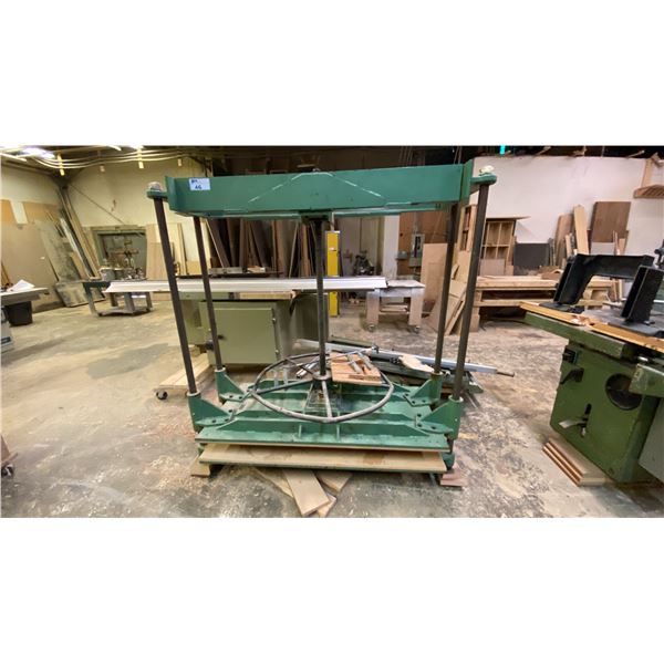 INDUSTRIAL MANUAL SCREW VANEER PRESS