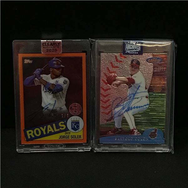 LOT OF 2 SIGNED BASEBALL TRADING CARDS (COLON /34 SOLAR/5