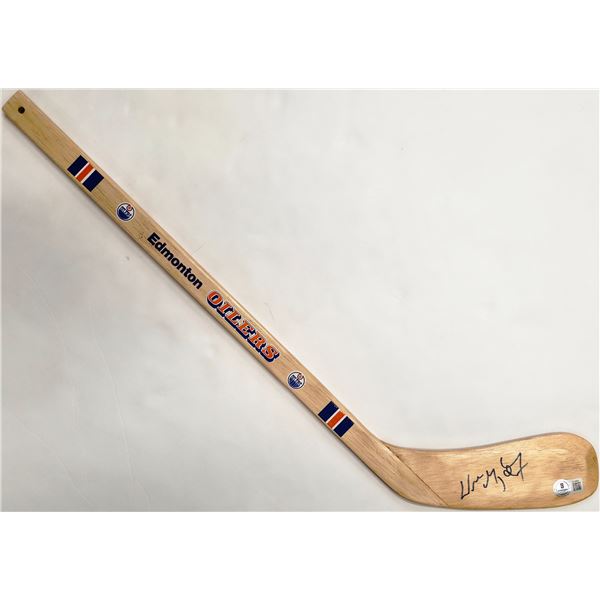 WAYNE GRETZKY SIGNED MINI STICK (BECKETT COA)