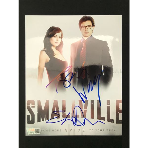 TOM WELLING AND ERICA DURANCE DUAL SIGNED SMALLVILLE 8X10 - ACE COA
