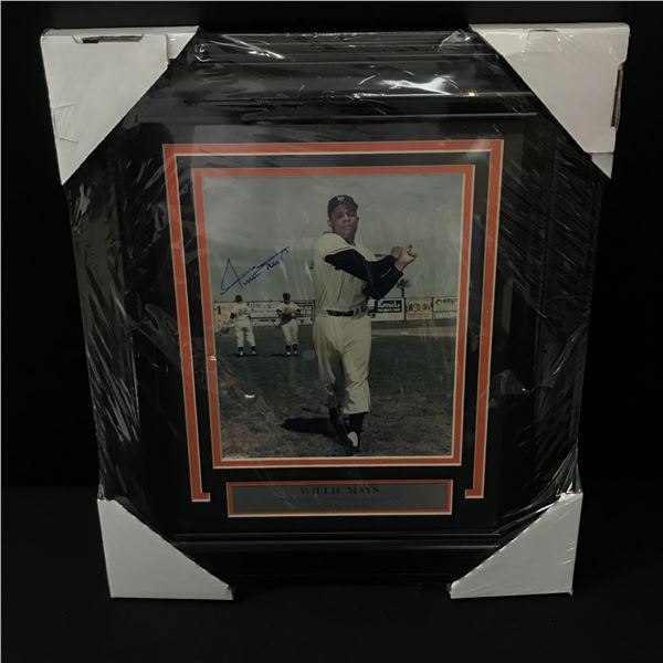 WILLIE MAYS SIGNED AND FRAMED 8X10 - BECKETT LOA