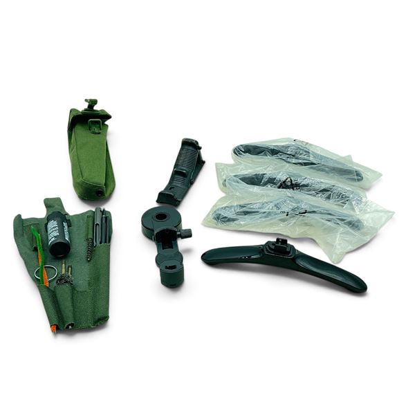 Magpul Grip, C8 Cleaning Pieces and Pieces for a Stand