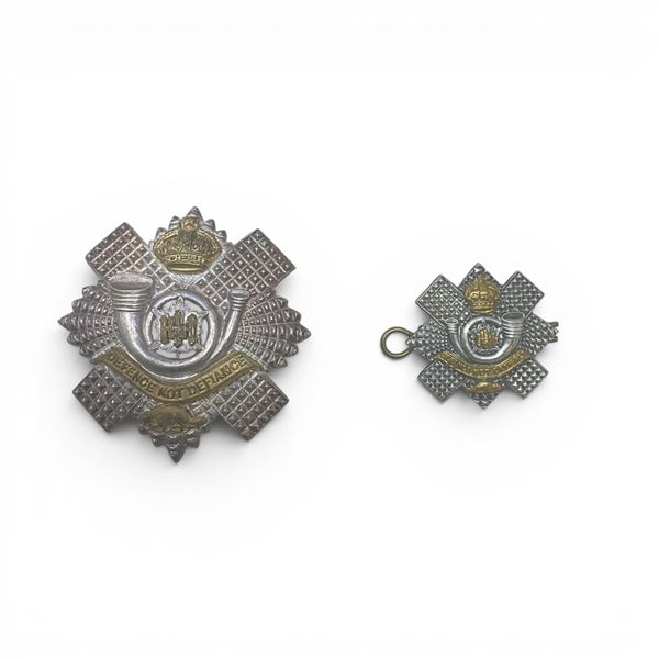 Highland Light Infantry of Canada Officer's Cap Badge and Collar Badge