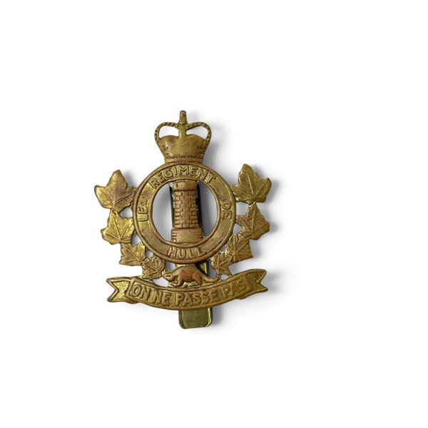 Le Regiment de Hull Cap Badge