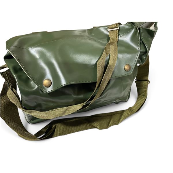 1x KOZAK 7 Czech Army M10 SHOULDER FIGHTING VINYL BAG W/ STRAPS WATERPROOF