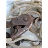 Image 4 : Vintage Pulley Rope w/Tools