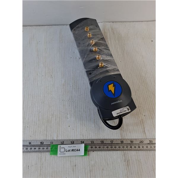 Panamax Powermax 8DBS +3 Power Bar Powers On