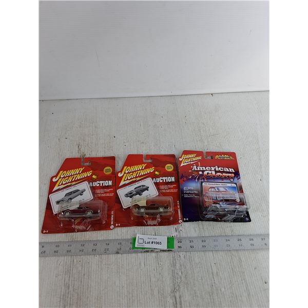 (3) Johnny Lightning Car Models- '95 Pontiac GTO,  '71 Oldsmobile 442 W-30, '55 Chevy 2- Door Sedan