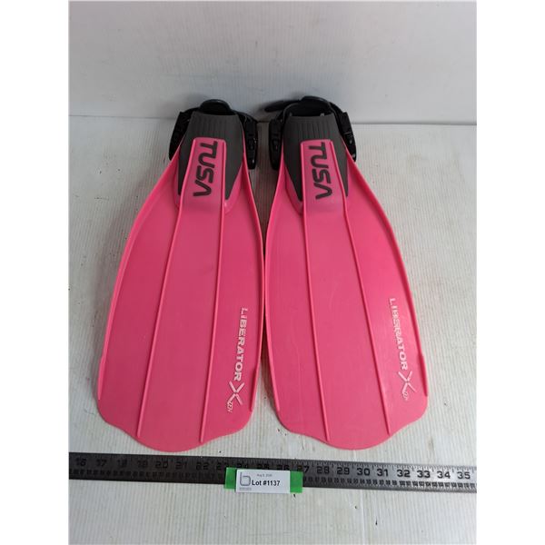 Pair of TUSA LiberatorXten Diving Fins