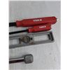 Image 3 : TEKZ Pry Bars, Level, De-Tiling Tool