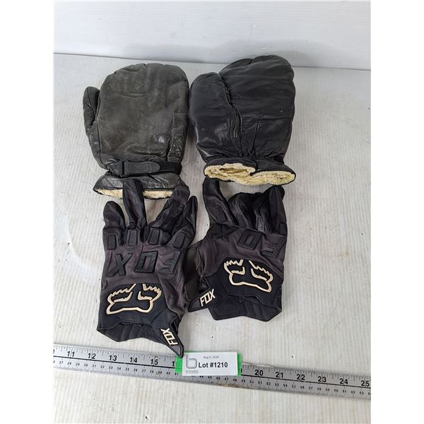 Pair Of Insulated Mittens, Fox Gloves