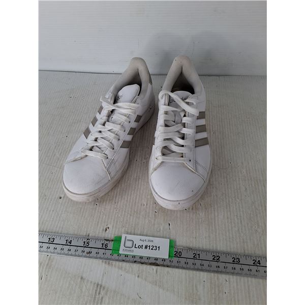 White Adidas Women Shoes Size 6 1/2